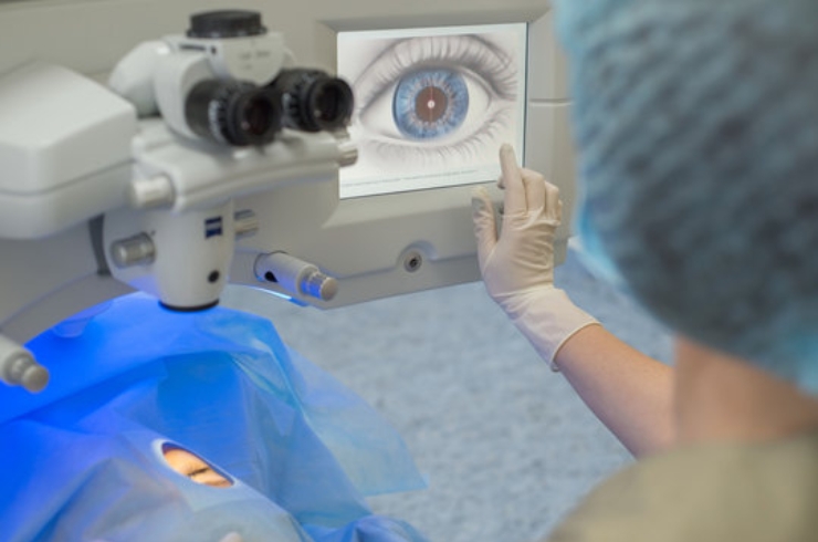 LASIK & Refractive Surgery-------19